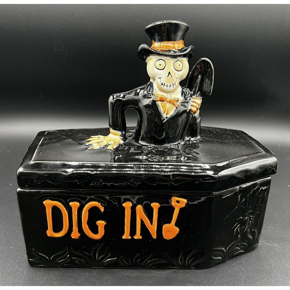 2014 YANKEE CANDLE Boney Bunch Halloween Covered Coffin Candy Dish DIG IN - FUN
